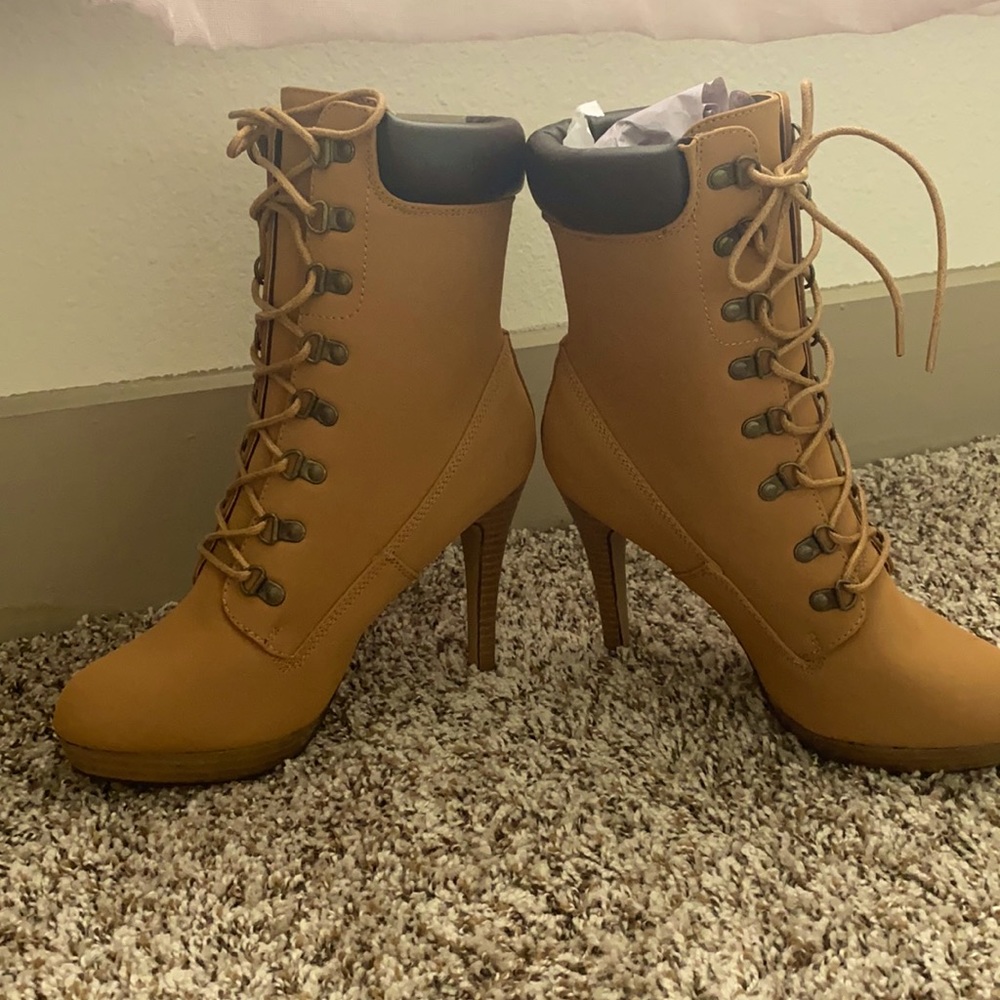 Shoedazzel camel booties